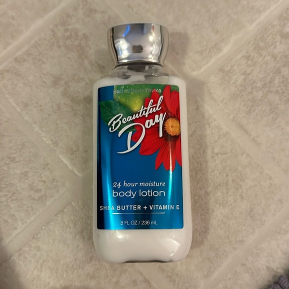 Bath & Body Works Bath & Body Beautiful Day Body Lotion Bath And